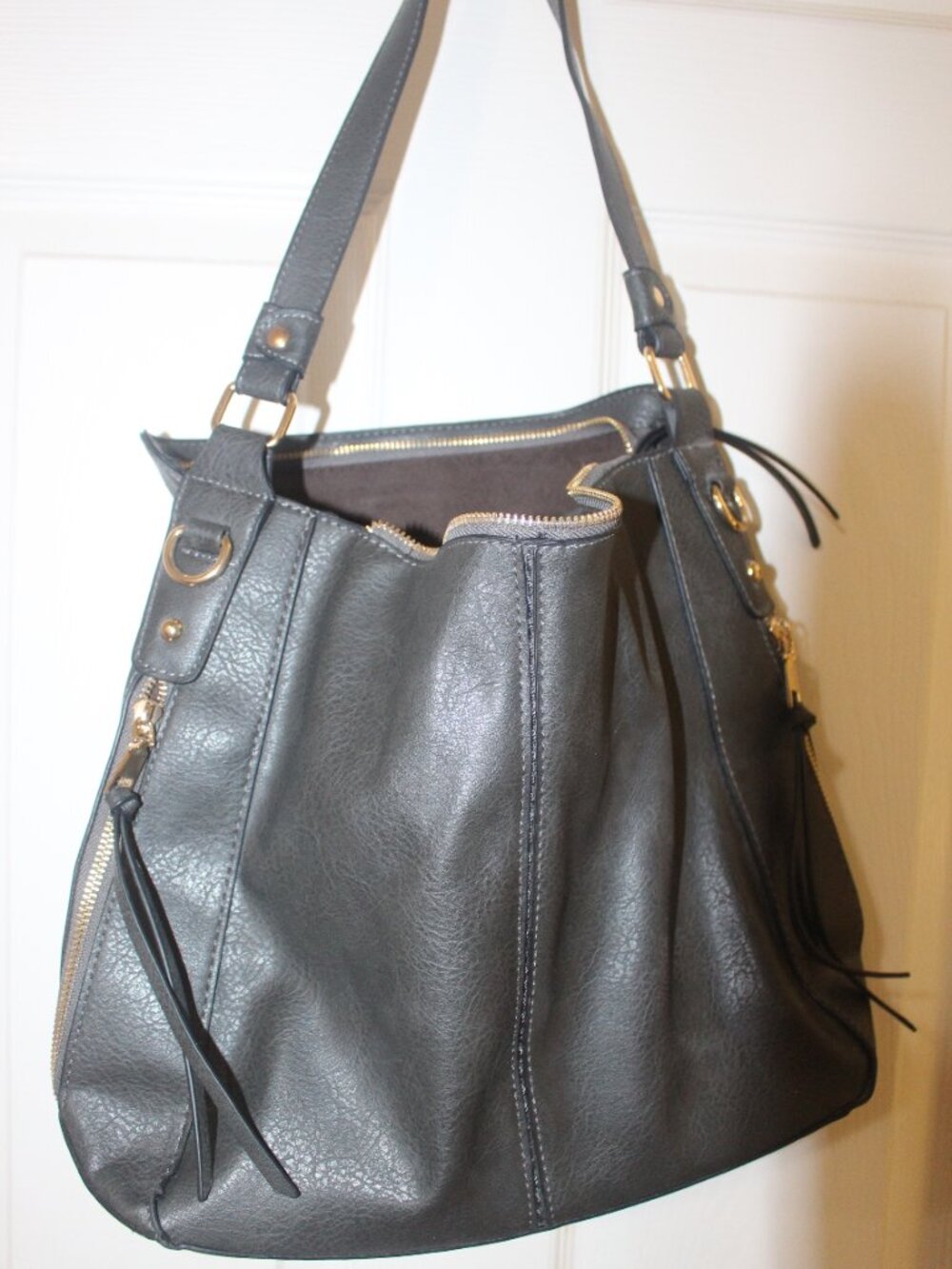 Charcoal Gray Pebbled Hobo Shoulder Bag with Tassel Zippers UU